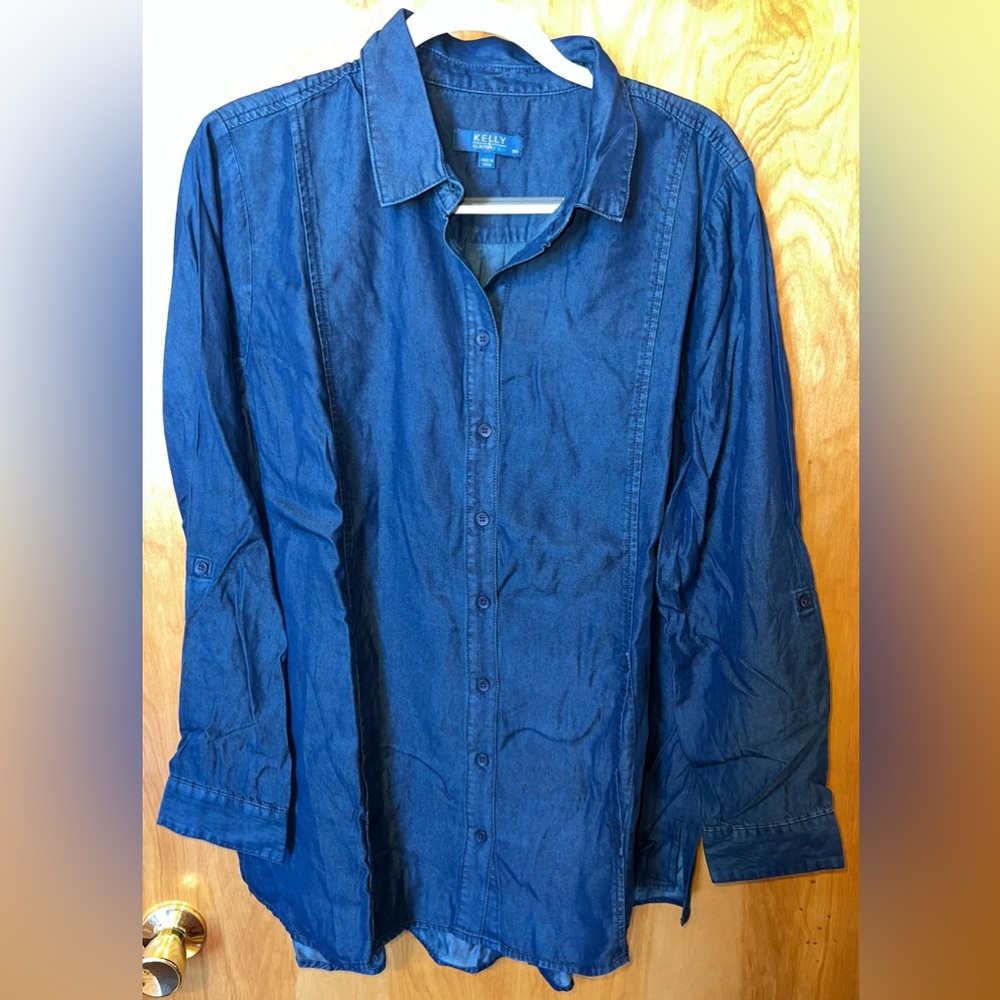 Kelly by Clinton Kelly dark wash denim shirt with roll tab sleeves Size 18W